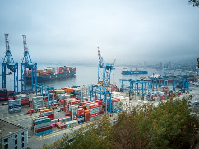 AI-Driven Supply Chain Optimization